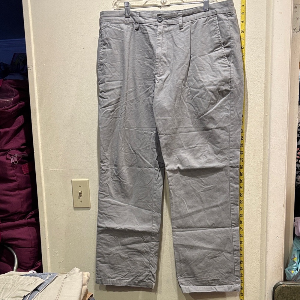 Old Navy Men's Light Gray Chinos